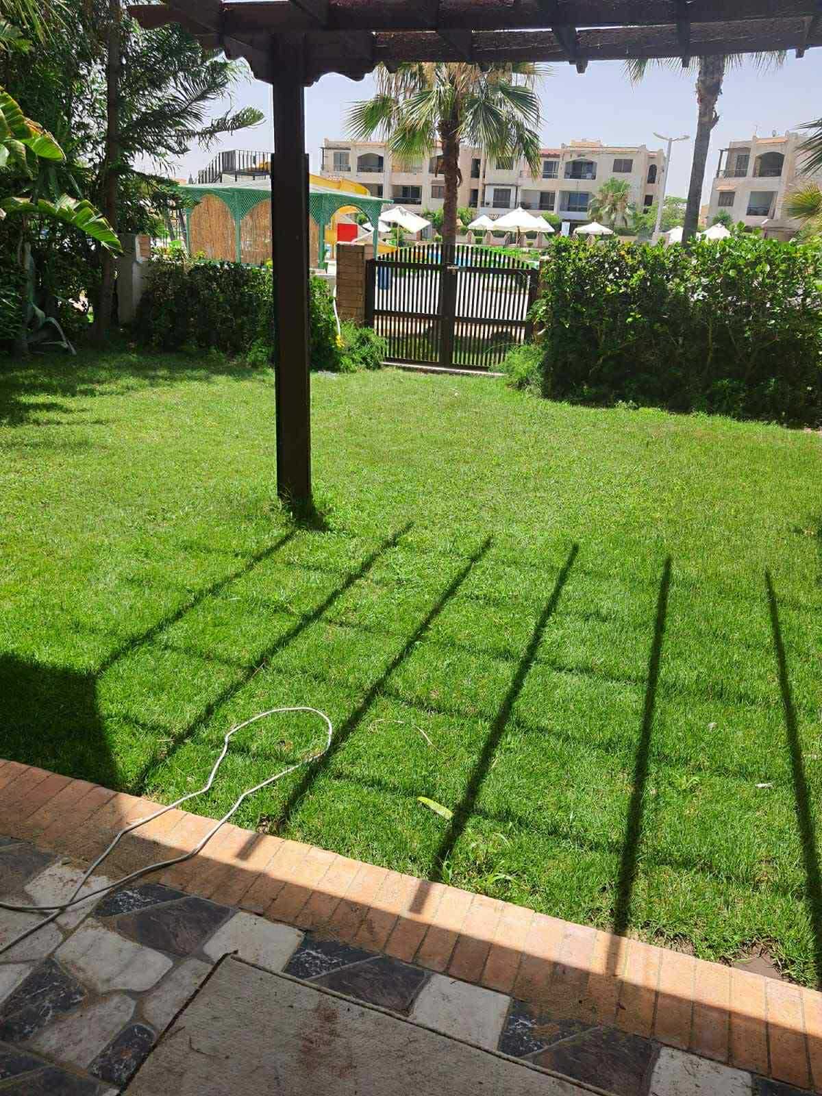 شاليه ارضي بالجنينه على البيسين